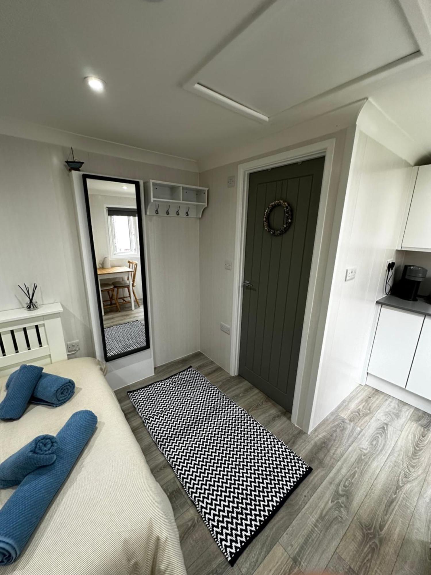 בורנמות' Peaceful Southbourne Studio - Pets Welcome מראה חיצוני תמונה